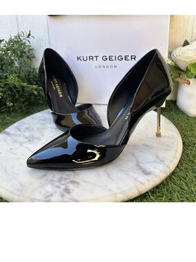 KURT GEIGER LONDON BOND
Black Patent Leather Pumps size
US 8.5 NEW/with box $220